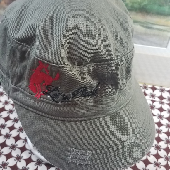 Women Cap - Picture 2 of 9